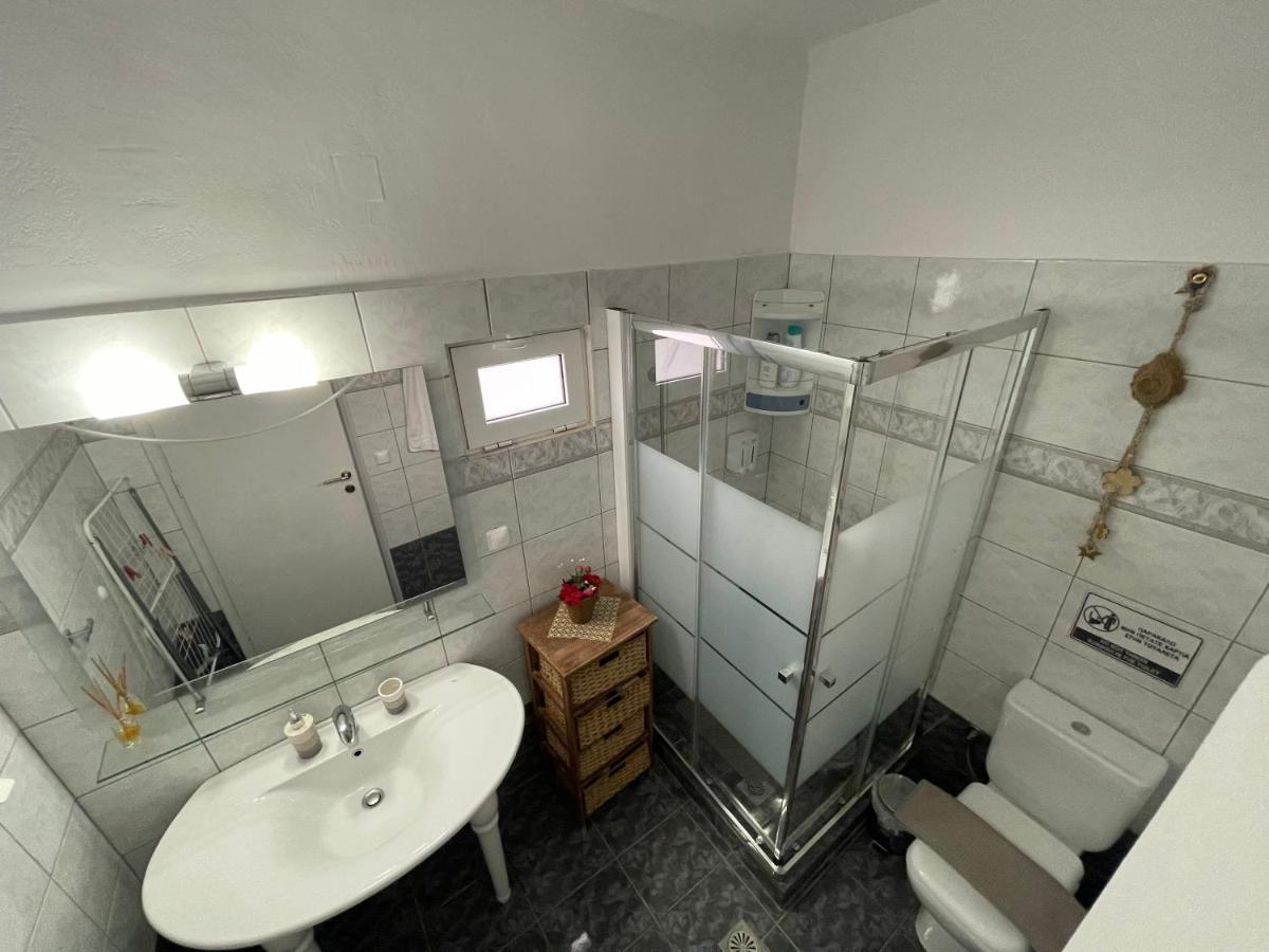 فيلا Detached House Katafigi Palaiá Fókaia المظهر الخارجي الصورة
